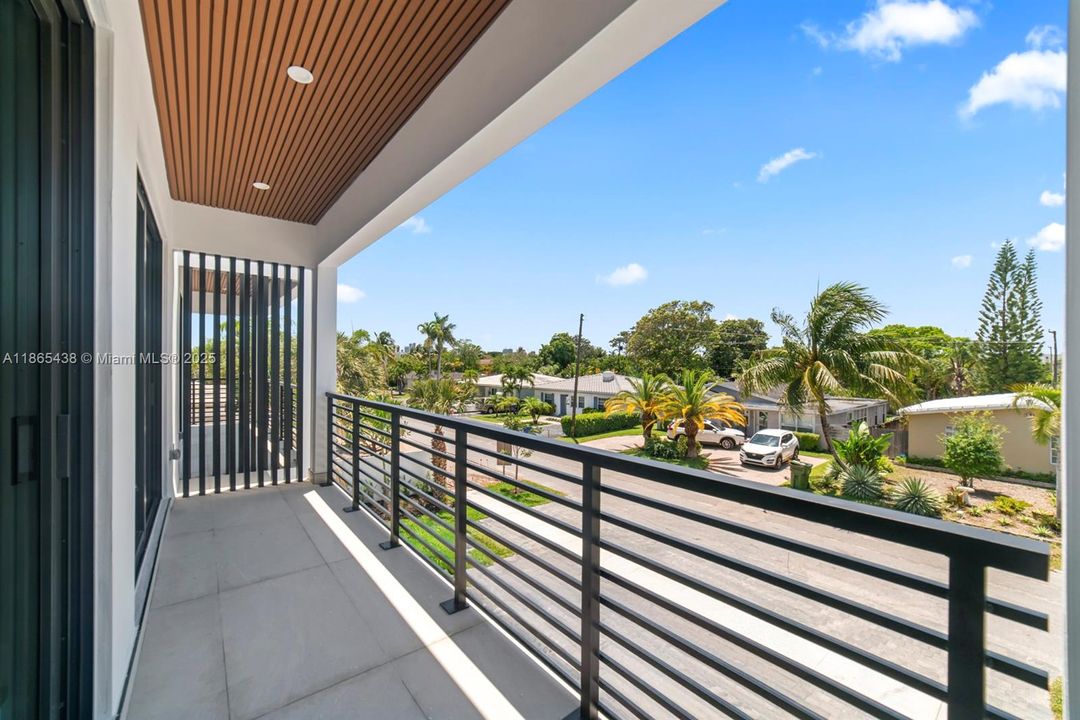 Active With Contract: $1,500,000 (3 beds, 3 baths, 2330 Square Feet)