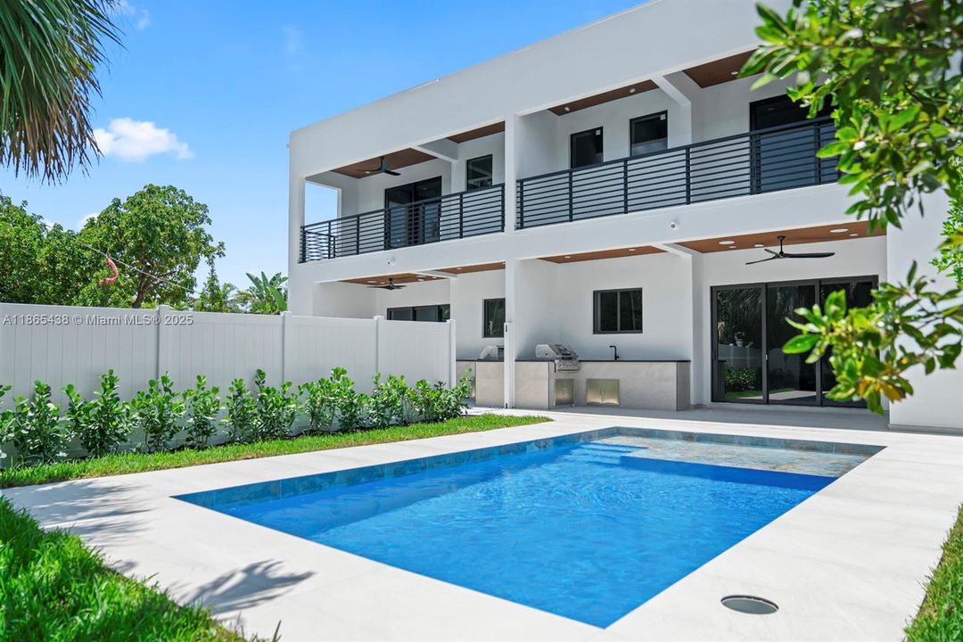 Active With Contract: $1,500,000 (3 beds, 3 baths, 2330 Square Feet)