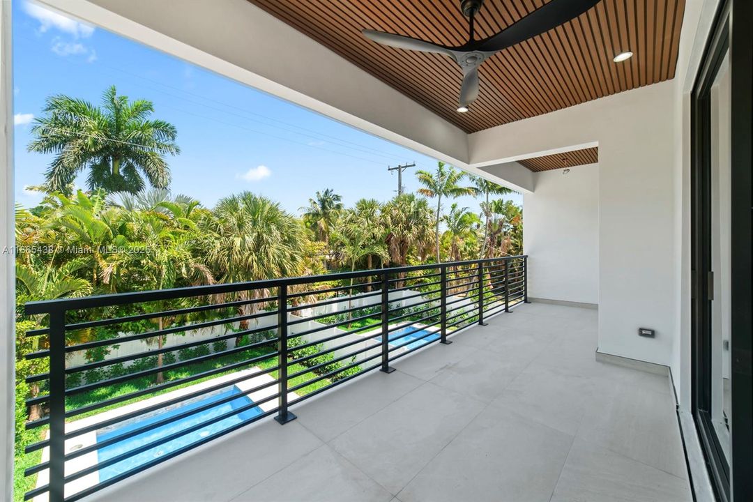 Active With Contract: $1,500,000 (3 beds, 3 baths, 2330 Square Feet)