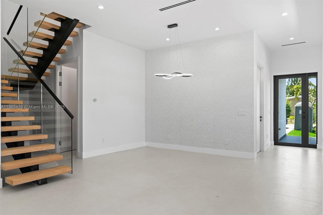 Active With Contract: $1,500,000 (3 beds, 3 baths, 2330 Square Feet)