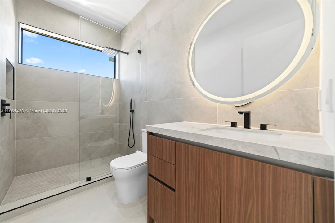 Active With Contract: $1,500,000 (3 beds, 3 baths, 2330 Square Feet)