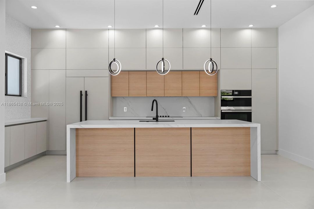 Active With Contract: $1,500,000 (3 beds, 3 baths, 2330 Square Feet)