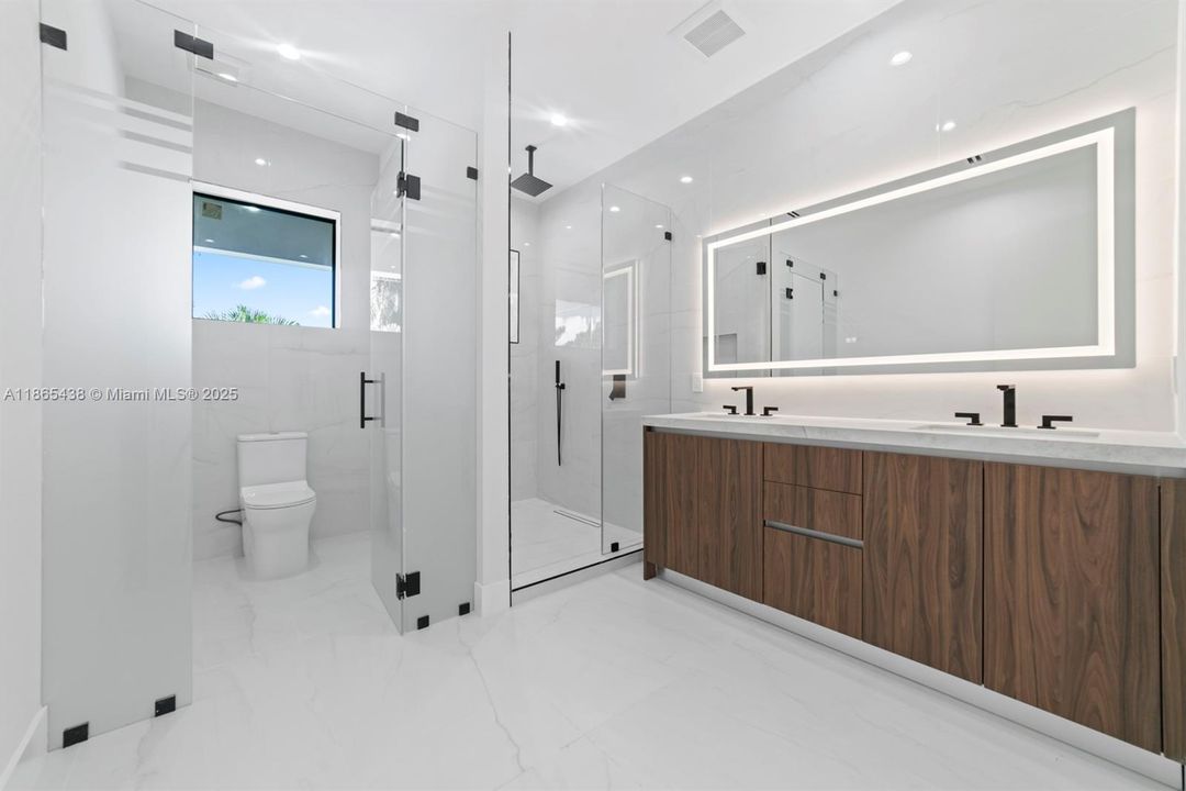 Active With Contract: $1,500,000 (3 beds, 3 baths, 2330 Square Feet)