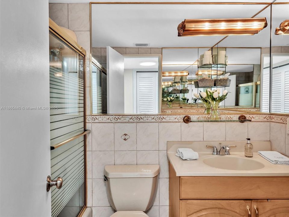 合同活跃: $473,355 (0 贝兹, 1 浴室, 460 平方英尺)