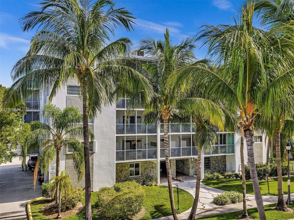 合同活跃: $473,355 (0 贝兹, 1 浴室, 460 平方英尺)