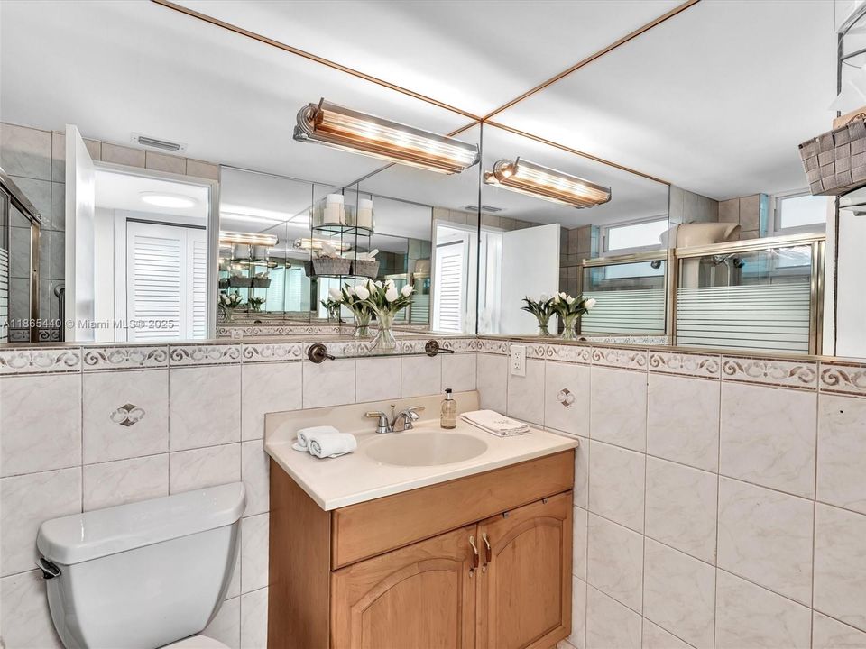 合同活跃: $473,355 (0 贝兹, 1 浴室, 460 平方英尺)