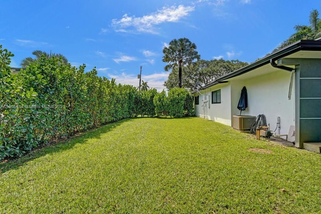 待售: $1,850,000 (5 贝兹, 3 浴室, 2227 平方英尺)