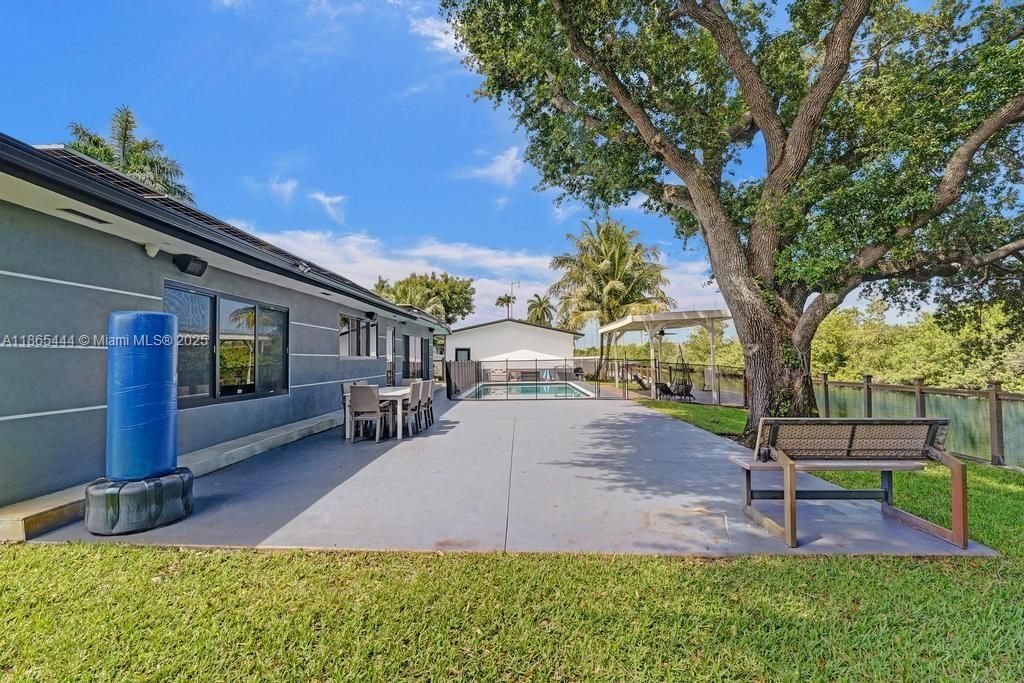 待售: $1,850,000 (5 贝兹, 3 浴室, 2227 平方英尺)