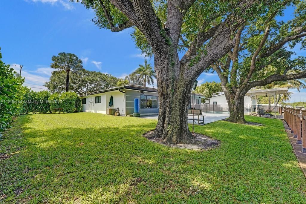 待售: $1,850,000 (5 贝兹, 3 浴室, 2227 平方英尺)