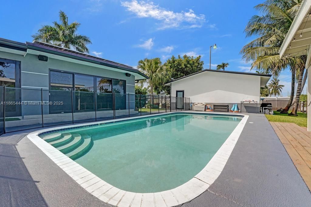 待售: $1,850,000 (5 贝兹, 3 浴室, 2227 平方英尺)