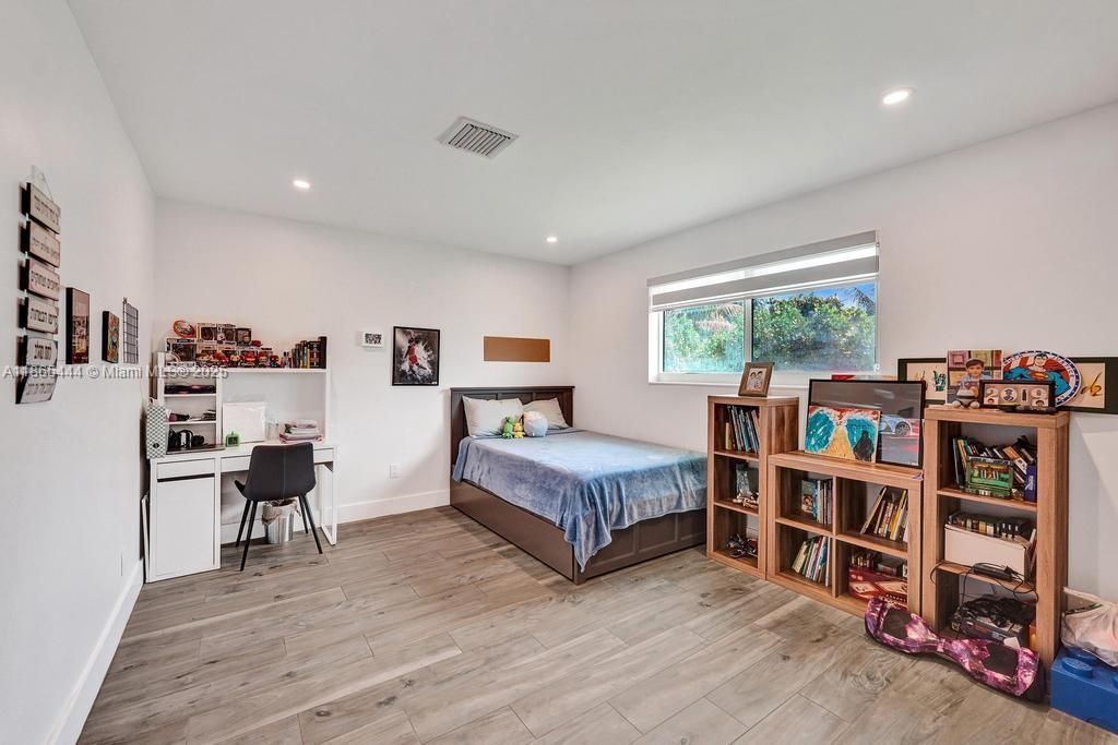 待售: $1,850,000 (5 贝兹, 3 浴室, 2227 平方英尺)