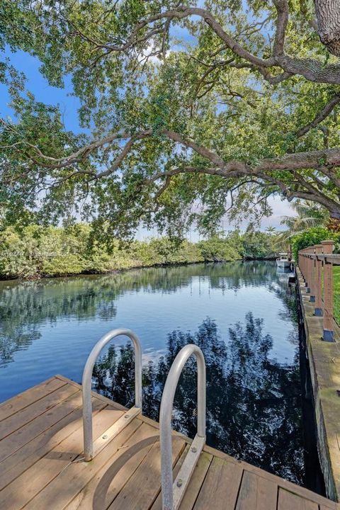 待售: $1,850,000 (5 贝兹, 3 浴室, 2227 平方英尺)