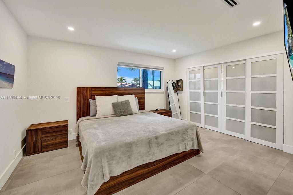 待售: $1,850,000 (5 贝兹, 3 浴室, 2227 平方英尺)