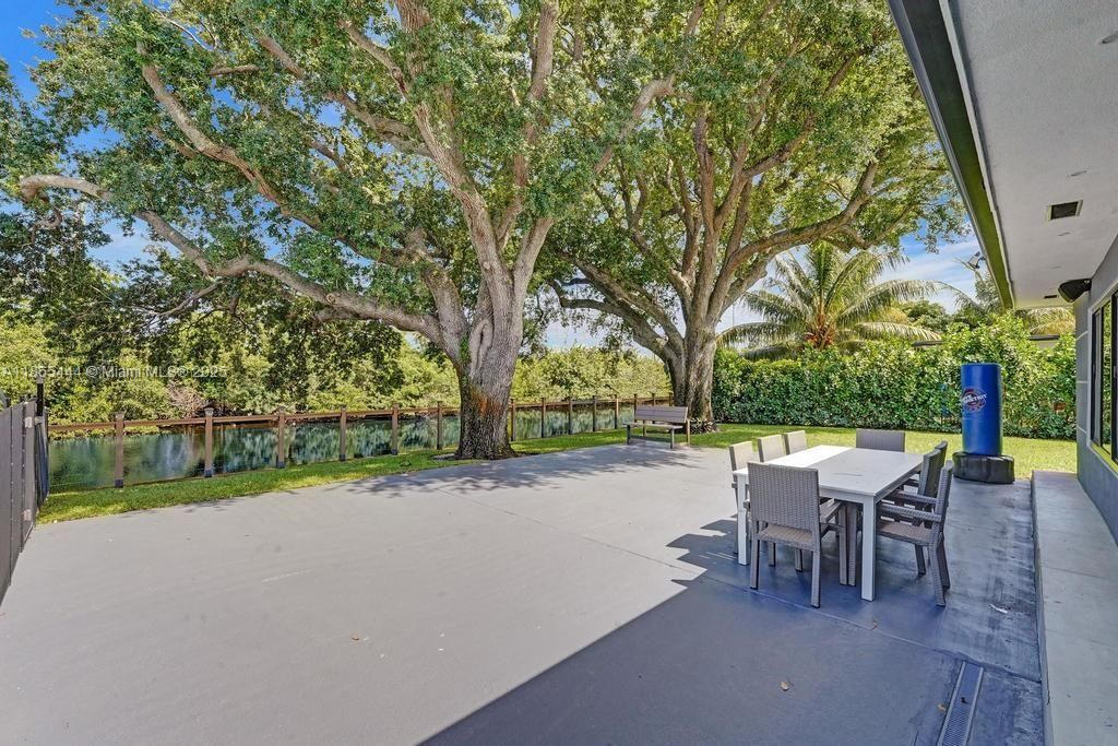 待售: $1,850,000 (5 贝兹, 3 浴室, 2227 平方英尺)