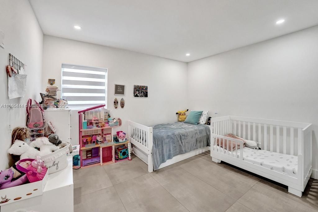 待售: $1,850,000 (5 贝兹, 3 浴室, 2227 平方英尺)