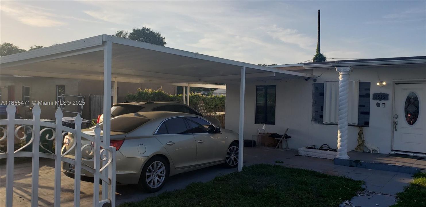 En Venta: $415,000 (3 camas, 1 baños, 0 Pies cuadrados)