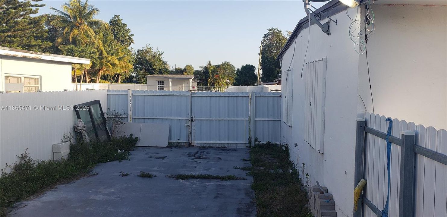 En Venta: $415,000 (3 camas, 1 baños, 0 Pies cuadrados)