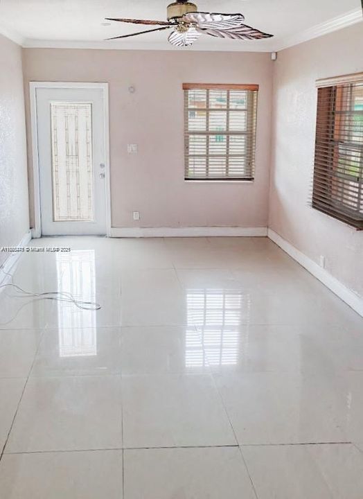 En Venta: $415,000 (3 camas, 1 baños, 0 Pies cuadrados)