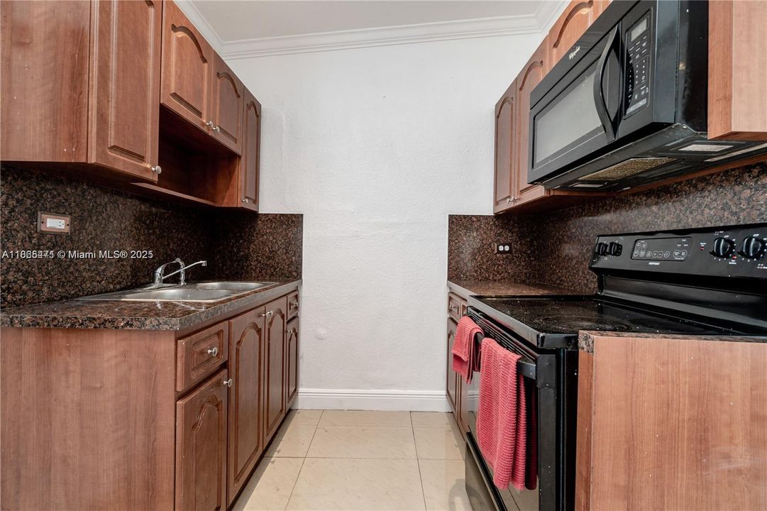 En Venta: $415,000 (3 camas, 1 baños, 0 Pies cuadrados)