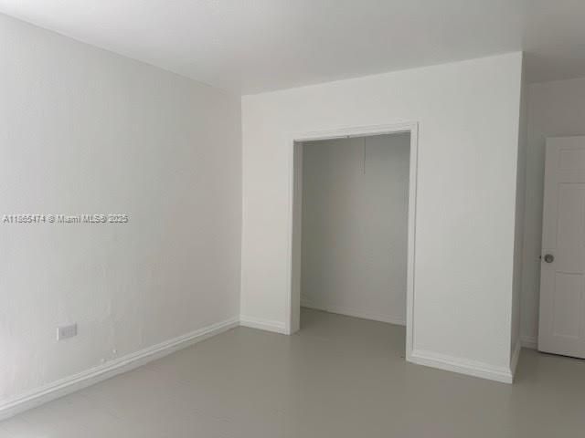 待售: $249,000 (2 贝兹, 1 浴室, 899 平方英尺)