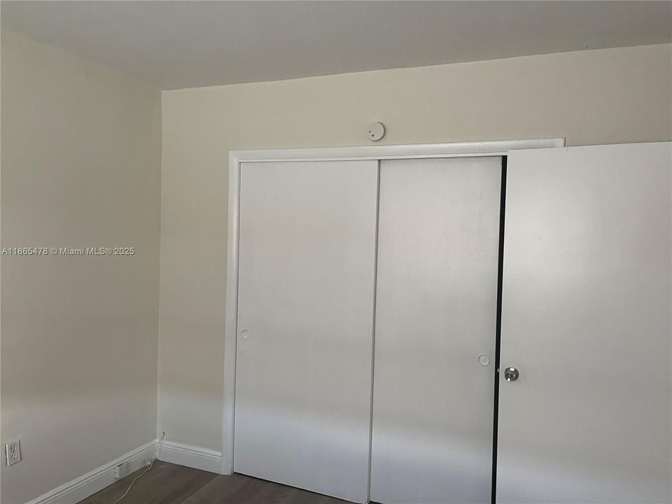Active With Contract: $2,100 (2 beds, 1 baths, 816 Square Feet)