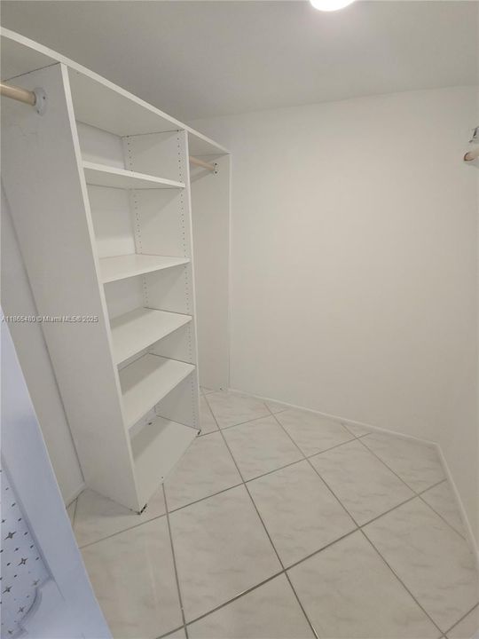 待售: $210,000 (2 贝兹, 2 浴室, 994 平方英尺)