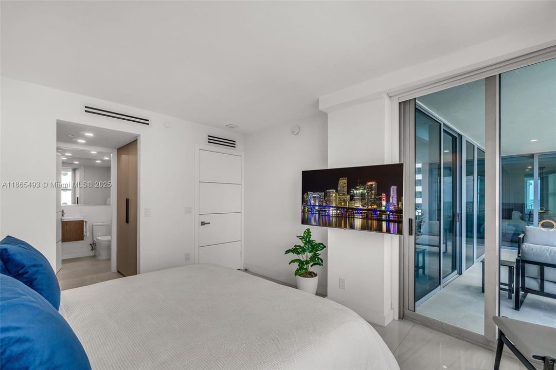 待售: $2,998,000 (3 贝兹, 3 浴室, 1740 平方英尺)