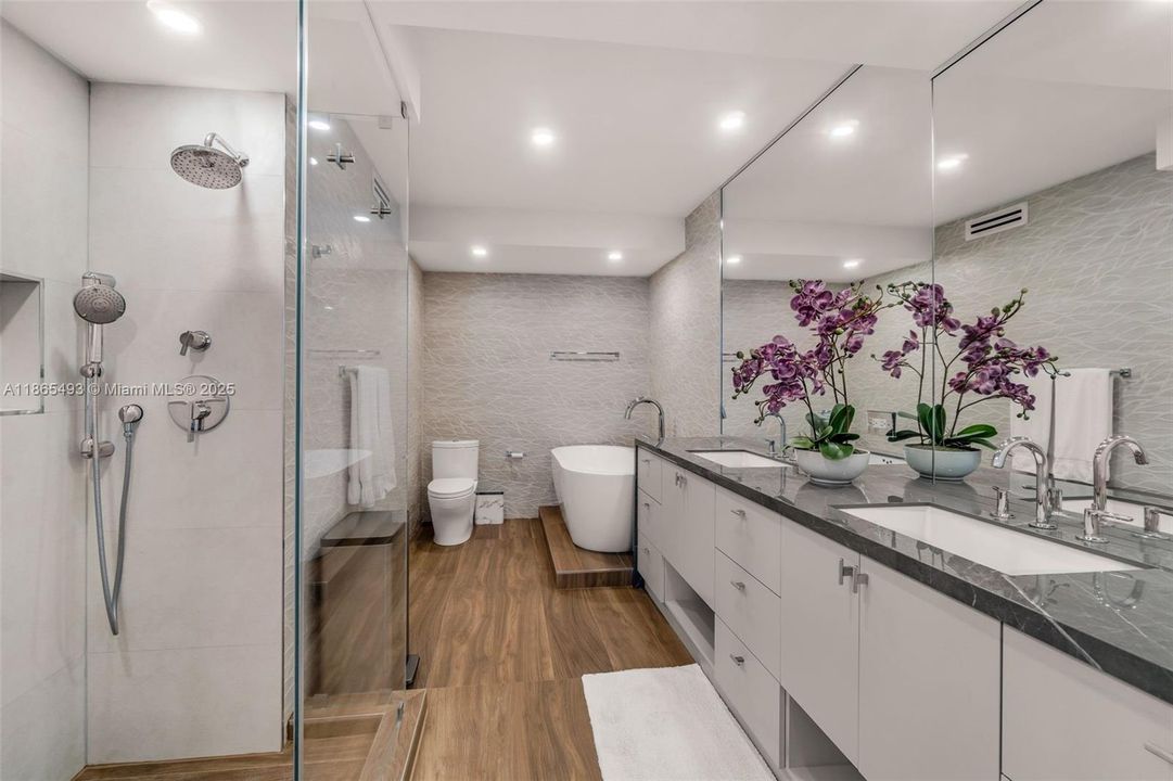 待售: $2,998,000 (3 贝兹, 3 浴室, 1740 平方英尺)