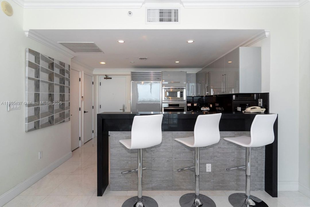 En Venta: $1,020,000 (2 camas, 2 baños, 1035 Pies cuadrados)