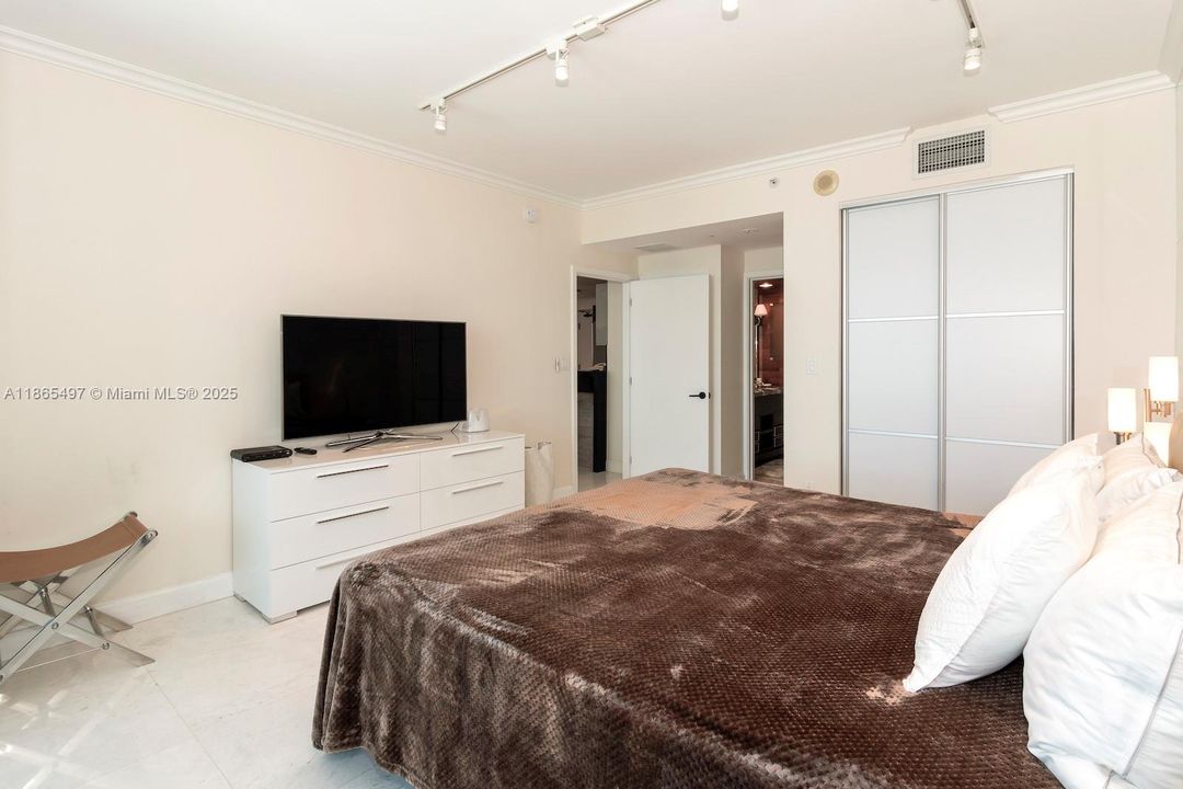 En Venta: $1,020,000 (2 camas, 2 baños, 1035 Pies cuadrados)