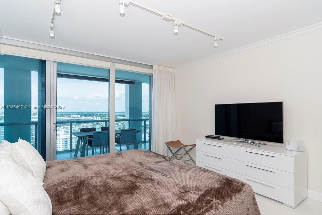 En Venta: $1,020,000 (2 camas, 2 baños, 1035 Pies cuadrados)