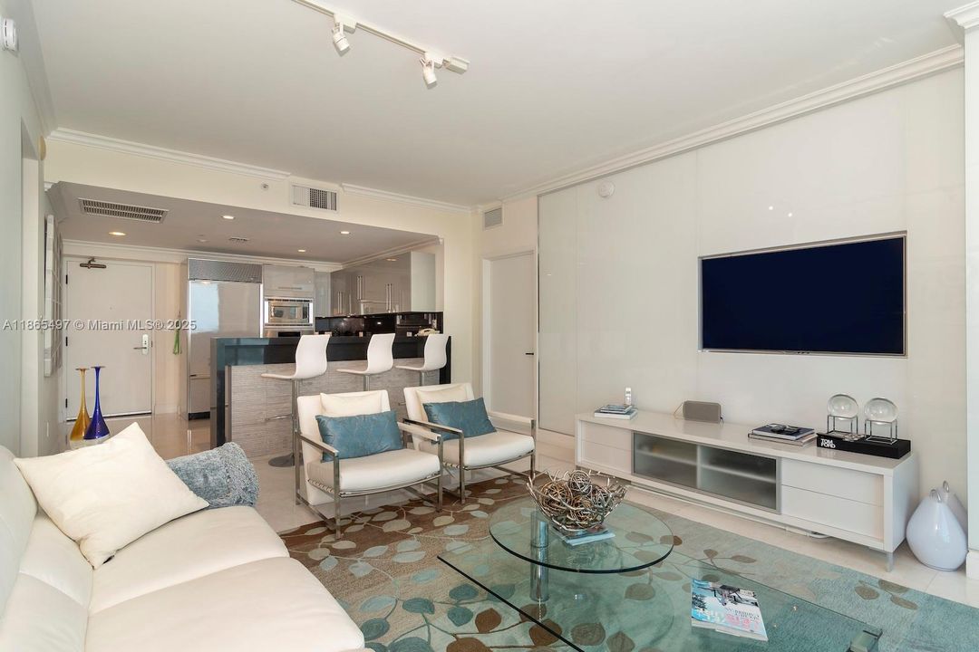 En Venta: $1,020,000 (2 camas, 2 baños, 1035 Pies cuadrados)