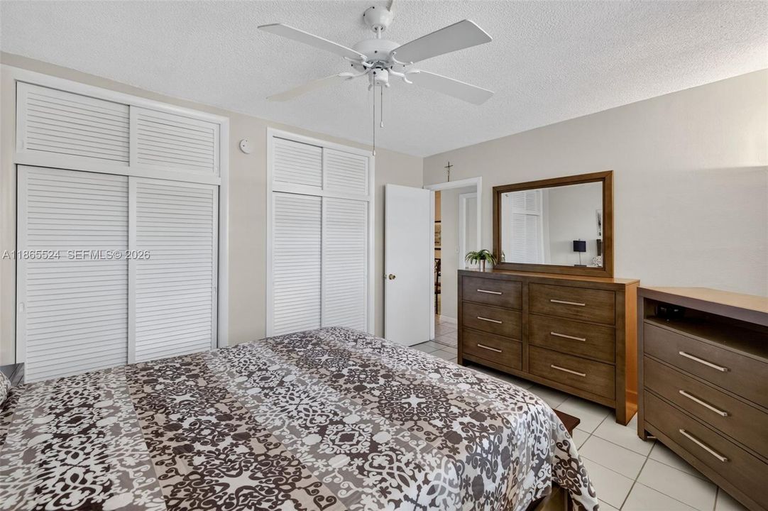 For Sale: $63,000 (1 beds, 1 baths, 688 Square Feet)