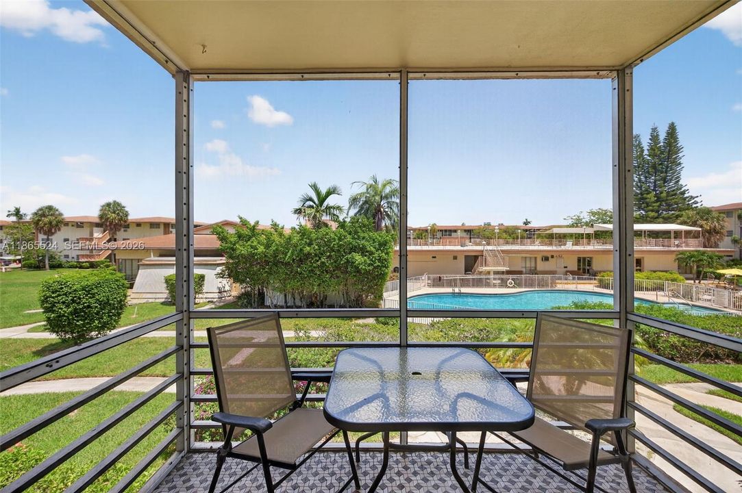 For Sale: $63,000 (1 beds, 1 baths, 688 Square Feet)