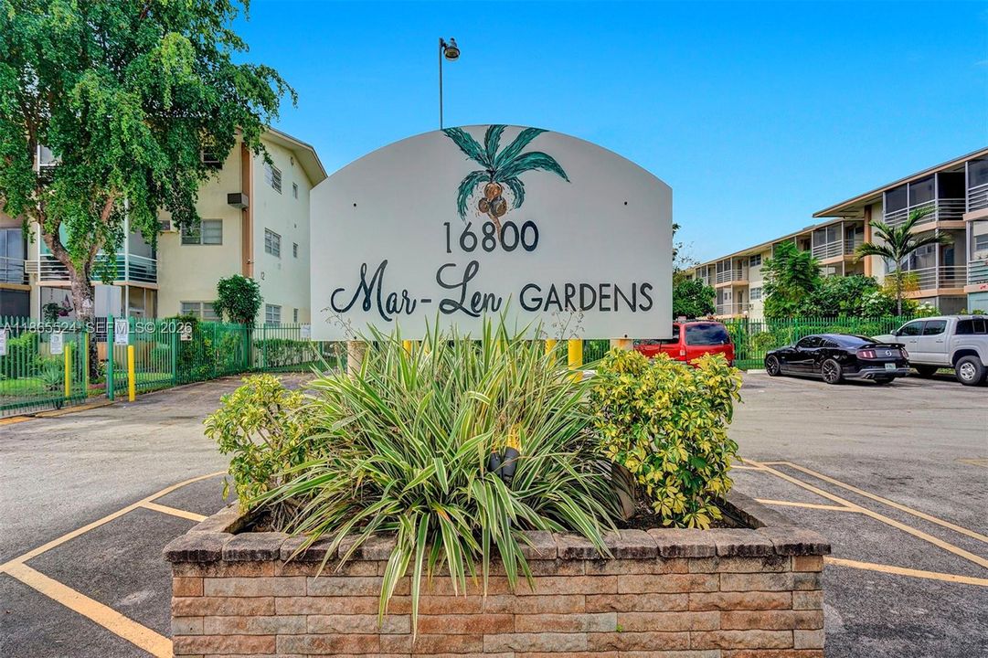 For Sale: $63,000 (1 beds, 1 baths, 688 Square Feet)