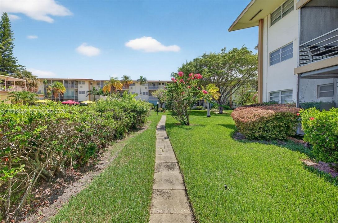 For Sale: $63,000 (1 beds, 1 baths, 688 Square Feet)