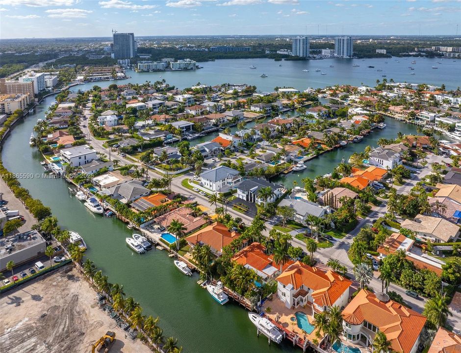 For Sale: $5,995,000 (5 beds, 4 baths, 4416 Square Feet)