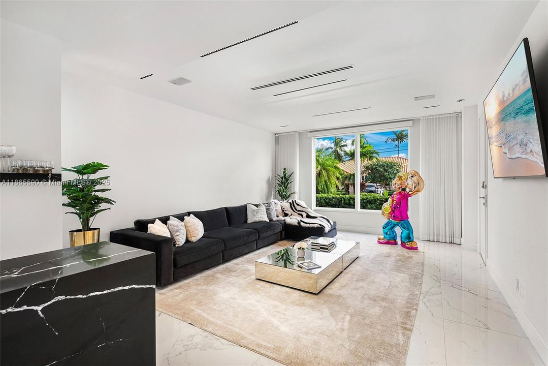 For Sale: $5,995,000 (5 beds, 4 baths, 4416 Square Feet)