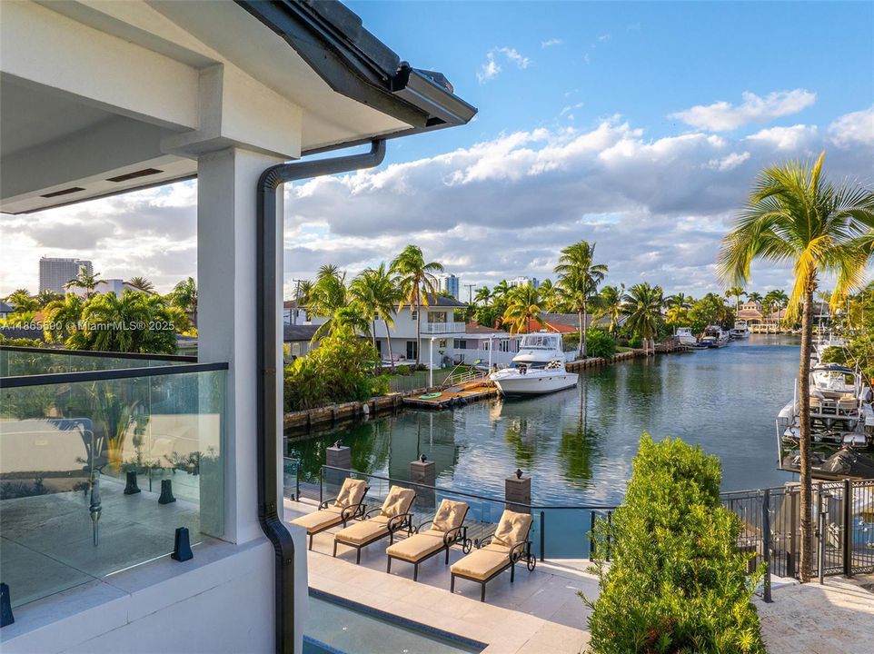 For Sale: $5,995,000 (5 beds, 4 baths, 4416 Square Feet)