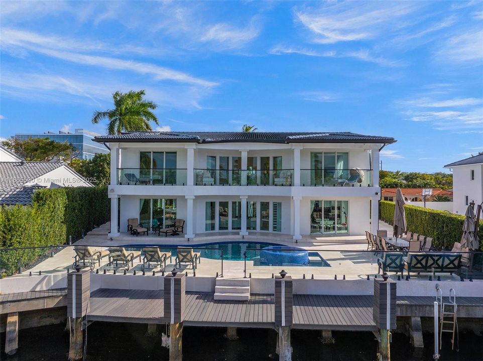 For Sale: $5,995,000 (5 beds, 4 baths, 4416 Square Feet)