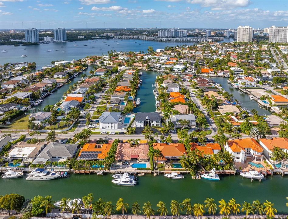 For Sale: $5,995,000 (5 beds, 4 baths, 4416 Square Feet)