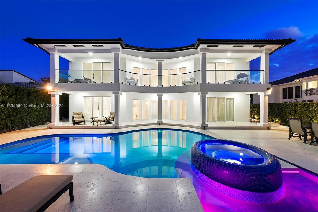 For Sale: $5,995,000 (5 beds, 4 baths, 4416 Square Feet)