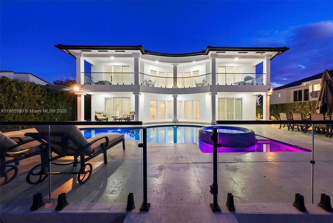 For Sale: $5,995,000 (5 beds, 4 baths, 4416 Square Feet)