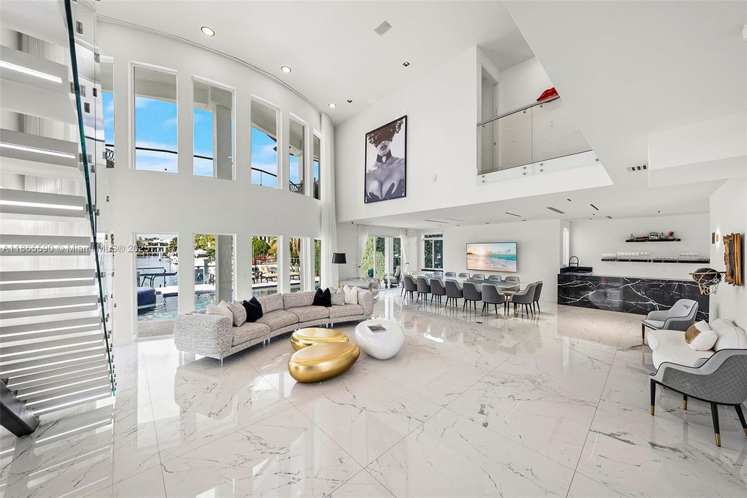 For Sale: $5,995,000 (5 beds, 4 baths, 4416 Square Feet)