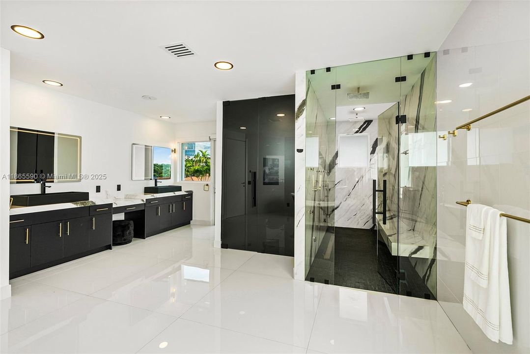 For Sale: $5,995,000 (5 beds, 4 baths, 4416 Square Feet)