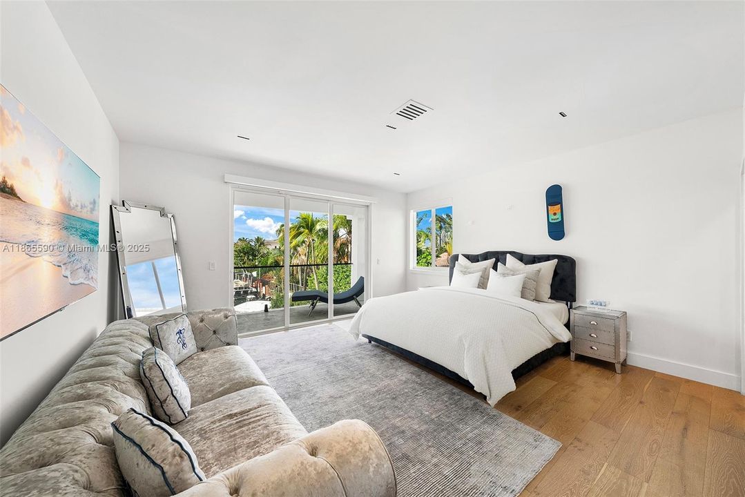 For Sale: $5,995,000 (5 beds, 4 baths, 4416 Square Feet)