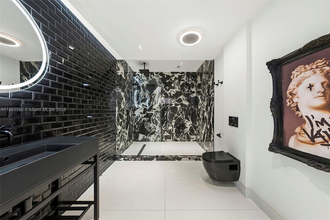 For Sale: $5,995,000 (5 beds, 4 baths, 4416 Square Feet)