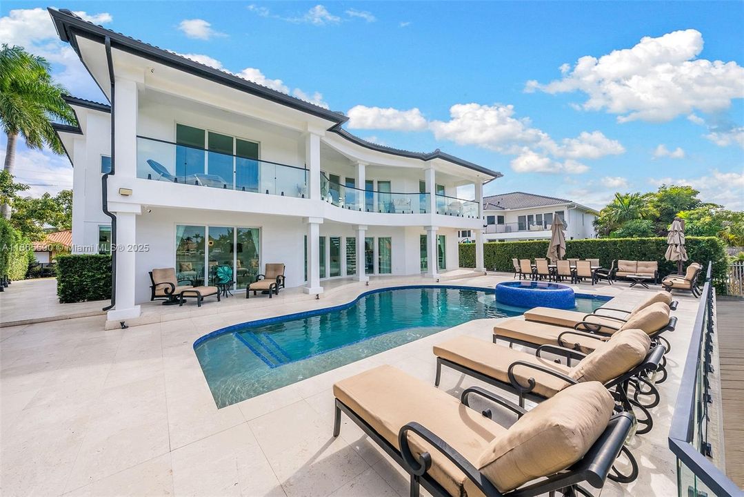 For Sale: $5,995,000 (5 beds, 4 baths, 4416 Square Feet)