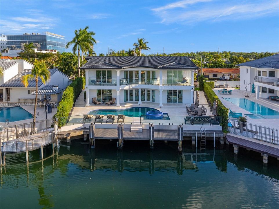 For Sale: $5,995,000 (5 beds, 4 baths, 4416 Square Feet)