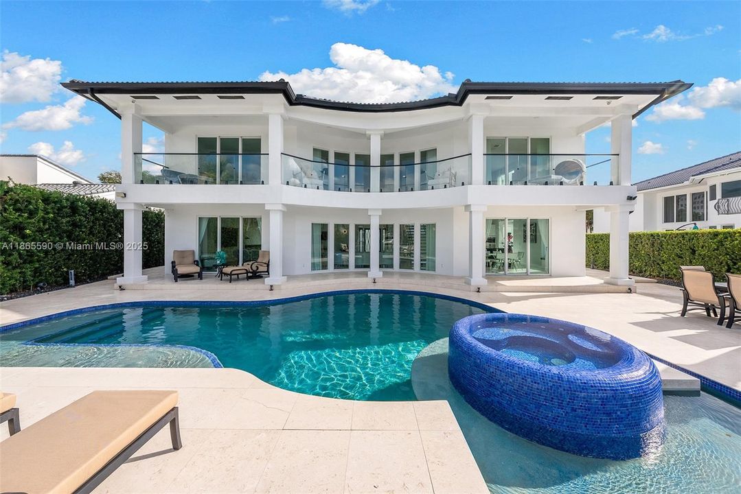 For Sale: $5,995,000 (5 beds, 4 baths, 4416 Square Feet)